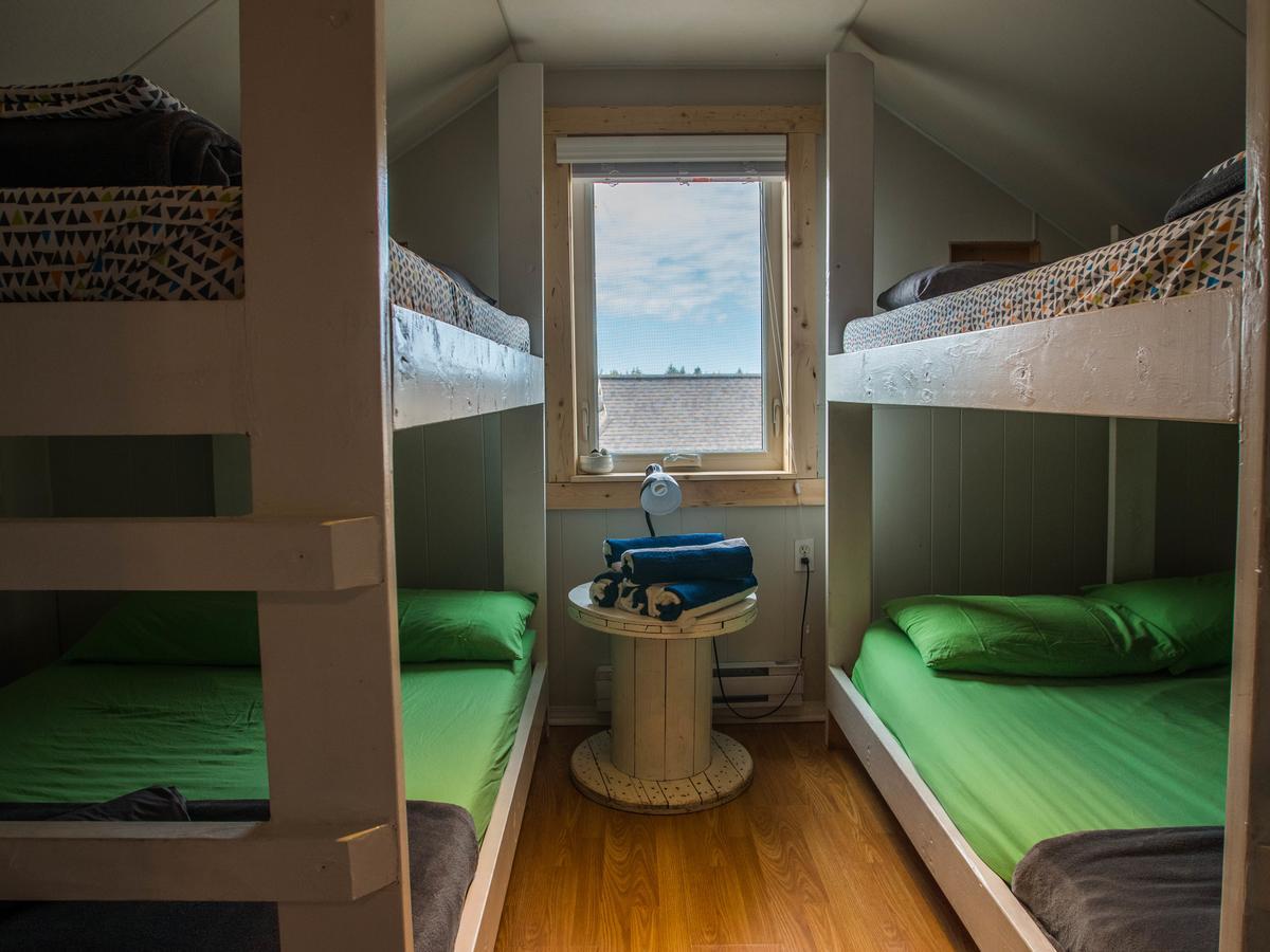 Surfs Inn Rainforest Cottages Ucluelet Extérieur photo