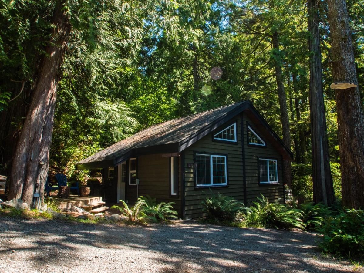 Surfs Inn Rainforest Cottages Ucluelet Extérieur photo